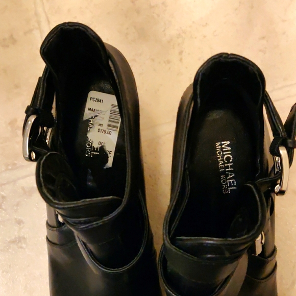 Michael Michael Kors Walden Black leather ankle, buckle boots sz 7 M - Picture 10 of 12